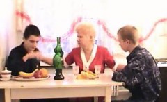 Moden Kvinde & Unge Fyre (danish Title)(not Danish Porn) 4