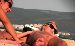 Voyeur Amateurs NUDIST Beach - Hidden Cam Close-Up Video