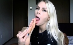 Blonde enjoys hot foot fetish sex