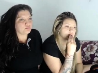 Hot amateur webcam teen masturbates for their fans