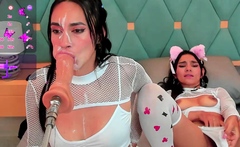 Amateur Webcam Teen Flashes Masturbates