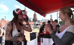 Real outdoor lesbians lick pussy