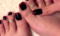 Amateur Foot Fetish Girlfriend Sucks and gives a Footjob