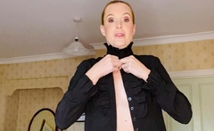 Cumshot amateur MILF suck and jerks dude in the bedroom