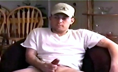 Str8 Dude Enjoys Solo Masturbating