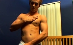 Twink Unloads His Balls With His Hands