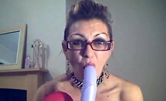 Mature Woman Masturbates on Webcam