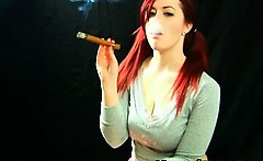 Homely Whooping Furious Smoking Chick Fetish Makeout
